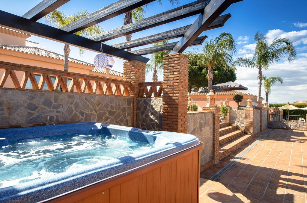 Villa Conmigo Bed & Breakfast Alhaurín de la Torre Exteriör bild